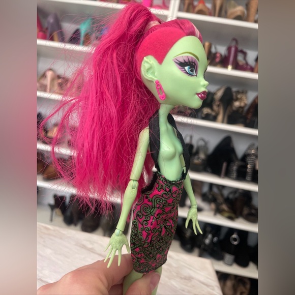 [SOLD] Jinafire Long Venus McFlytrap Fierce Rockers 2 Dolls - Picture 10 of 15